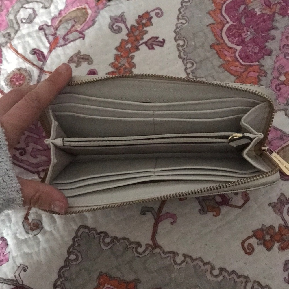 Wallet - Picture 2 of 3